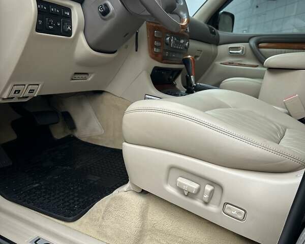 Черный Лексус ЛХ, объемом двигателя 4.66 л и пробегом 192 тыс. км за 23500 $, фото 22 на Automoto.ua