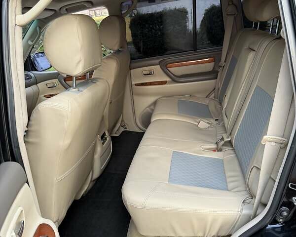 Черный Лексус ЛХ, объемом двигателя 4.67 л и пробегом 255 тыс. км за 14000 $, фото 19 на Automoto.ua