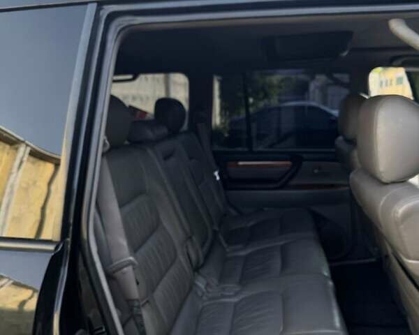 Лексус ЛХ 2004 в Киеве на Automoto.ua Черный Лексус ЛХ, объемом двигателя 4.7 л и пробегом 400 тыс. км за 13200 $, фото 5 на Automoto.ua