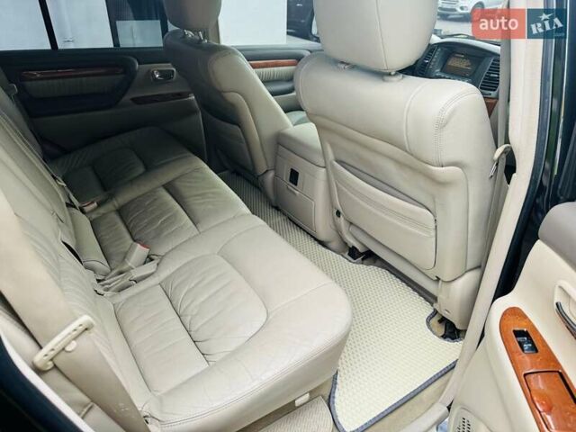 Черный Лексус ЛХ, объемом двигателя 4.67 л и пробегом 291 тыс. км за 11800 $, фото 10 на Automoto.ua