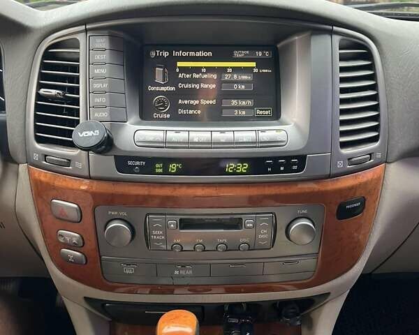 Черный Лексус ЛХ, объемом двигателя 4.66 л и пробегом 260 тыс. км за 18000 $, фото 11 на Automoto.ua