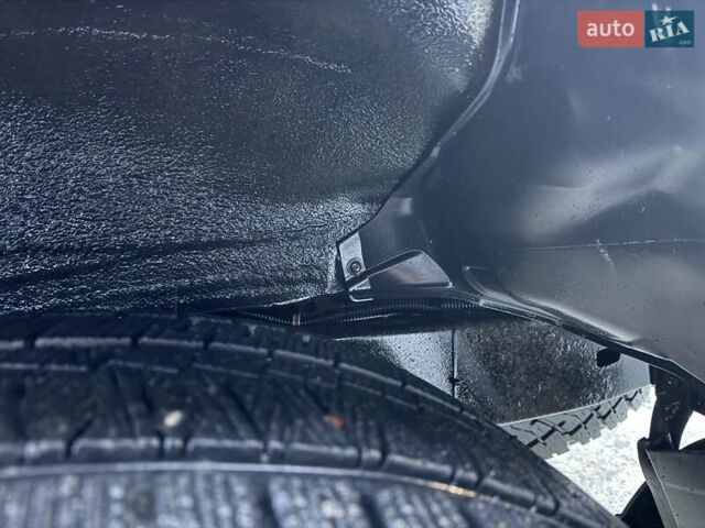 Чорний Лексус ЛХ, об'ємом двигуна 4.7 л та пробігом 300 тис. км за 14300 $, фото 15 на Automoto.ua