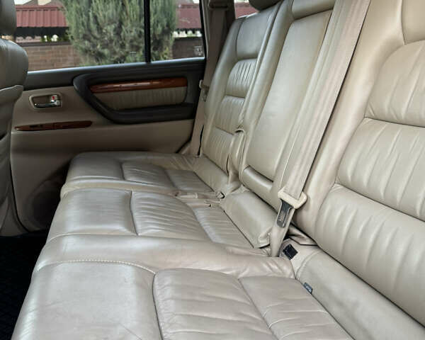 Лексус ЛХ 2004 в Киеве на Automoto.ua Черный Лексус ЛХ, объемом двигателя 4.67 л и пробегом 288 тыс. км за 14700 $, фото 42 на Automoto.ua