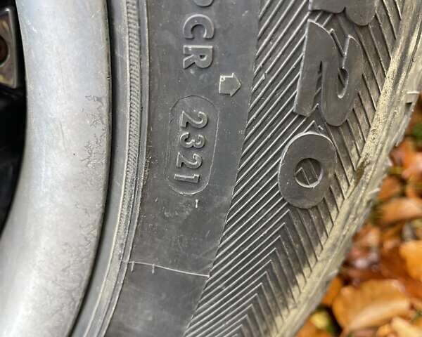 Чорний Лексус ЛХ, об'ємом двигуна 4.66 л та пробігом 317 тис. км за 14900 $, фото 20 на Automoto.ua