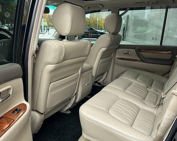 Черный Лексус ЛХ, объемом двигателя 4.66 л и пробегом 192 тыс. км за 23500 $, фото 29 на Automoto.ua