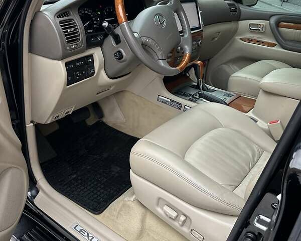 Черный Лексус ЛХ, объемом двигателя 4.66 л и пробегом 192 тыс. км за 23500 $, фото 19 на Automoto.ua