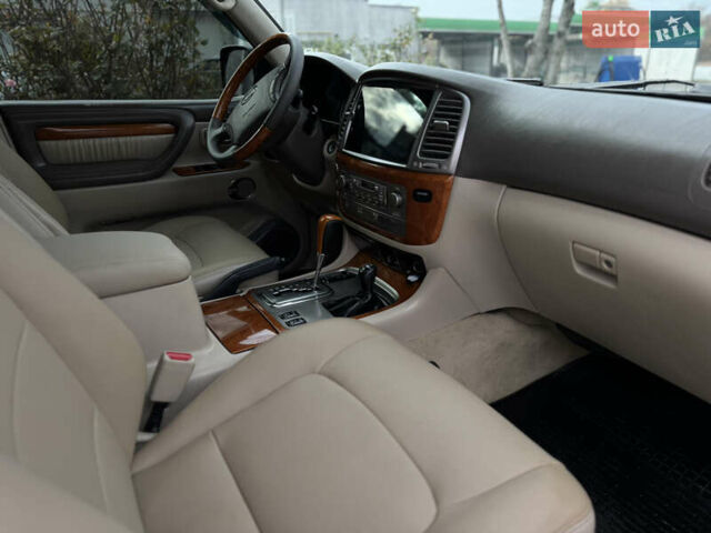 Чорний Лексус ЛХ, об'ємом двигуна 4.7 л та пробігом 250 тис. км за 12900 $, фото 18 на Automoto.ua