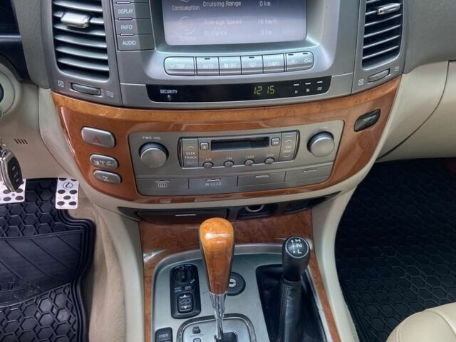 Черный Лексус ЛХ, объемом двигателя 4.7 л и пробегом 268 тыс. км за 14950 $, фото 18 на Automoto.ua