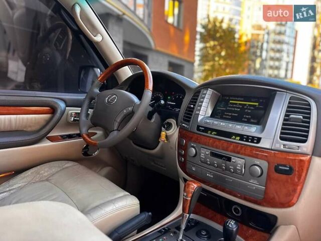 Лексус ЛХ 2005 у Івано-Франківську на Automoto.ua Чорний Лексус ЛХ, об'ємом двигуна 4.7 л та пробігом 296 тис. км за 15850 $, фото 114 на Automoto.ua