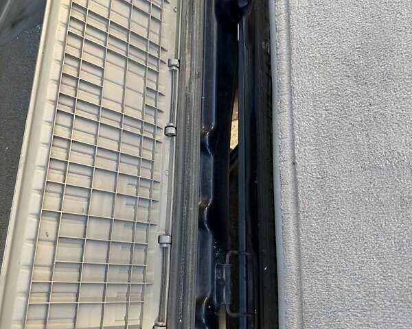 Черный Лексус ЛХ, объемом двигателя 4.66 л и пробегом 292 тыс. км за 12800 $, фото 13 на Automoto.ua