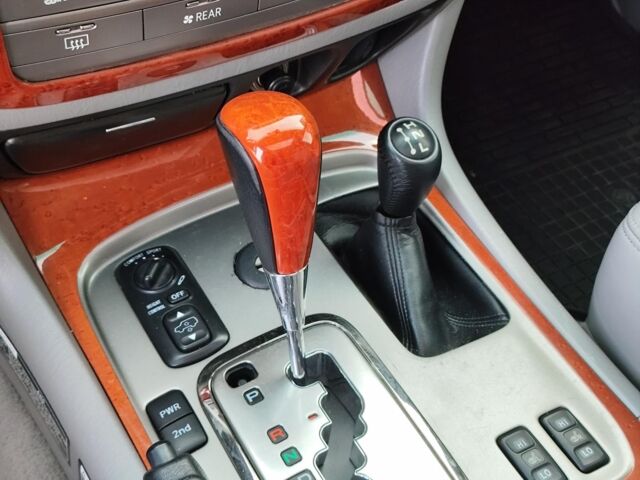 Черный Лексус ЛХ, объемом двигателя 4.7 л и пробегом 313 тыс. км за 13790 $, фото 30 на Automoto.ua