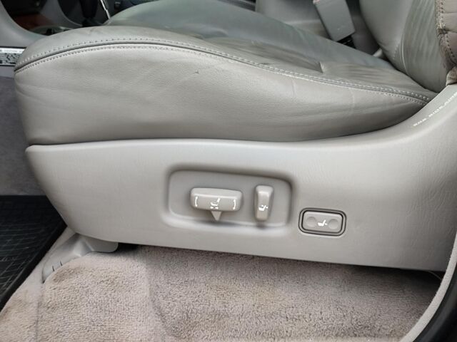 Черный Лексус ЛХ, объемом двигателя 4.7 л и пробегом 313 тыс. км за 13790 $, фото 20 на Automoto.ua