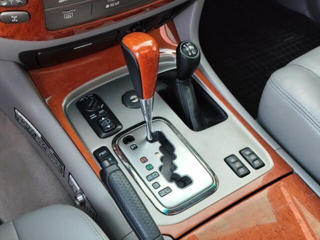 Черный Лексус ЛХ, объемом двигателя 4.7 л и пробегом 313 тыс. км за 13790 $, фото 29 на Automoto.ua