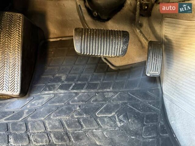 Черный Лексус ЛХ, объемом двигателя 4.66 л и пробегом 292 тыс. км за 12800 $, фото 11 на Automoto.ua