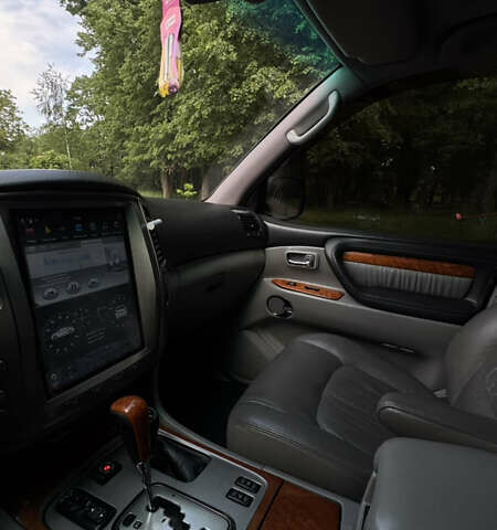 Черный Лексус ЛХ, объемом двигателя 4.66 л и пробегом 252 тыс. км за 16700 $, фото 11 на Automoto.ua