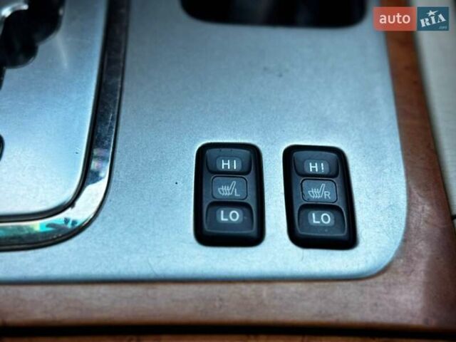 Лексус ЛХ 2005 у Івано-Франківську на Automoto.ua Чорний Лексус ЛХ, об'ємом двигуна 4.7 л та пробігом 296 тис. км за 15850 $, фото 95 на Automoto.ua