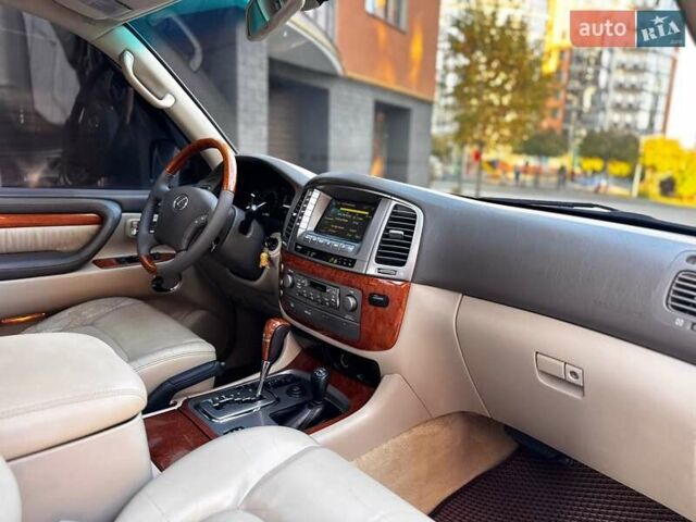 Лексус ЛХ 2005 у Івано-Франківську на Automoto.ua Чорний Лексус ЛХ, об'ємом двигуна 4.7 л та пробігом 296 тис. км за 15850 $, фото 112 на Automoto.ua