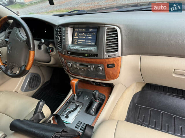 Черный Лексус ЛХ, объемом двигателя 4.7 л и пробегом 300 тыс. км за 14900 $, фото 19 на Automoto.ua