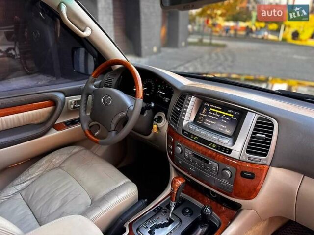 Лексус ЛХ 2005 у Івано-Франківську на Automoto.ua Чорний Лексус ЛХ, об'ємом двигуна 4.7 л та пробігом 296 тис. км за 15850 $, фото 115 на Automoto.ua