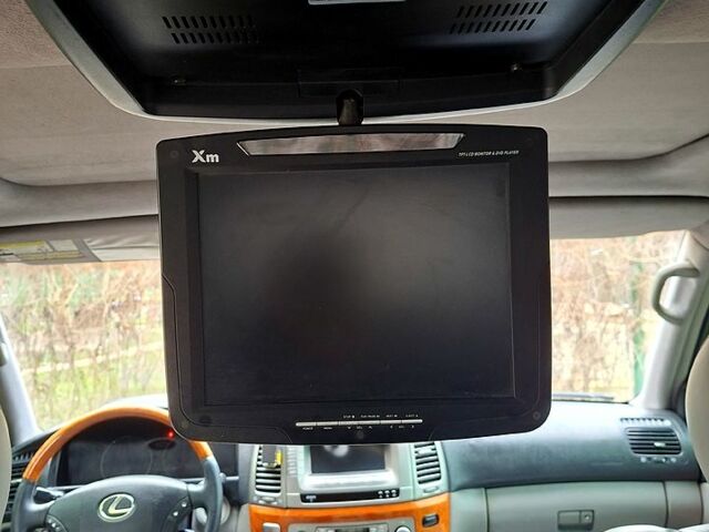 Черный Лексус ЛХ, объемом двигателя 4.7 л и пробегом 300 тыс. км за 12000 $, фото 7 на Automoto.ua