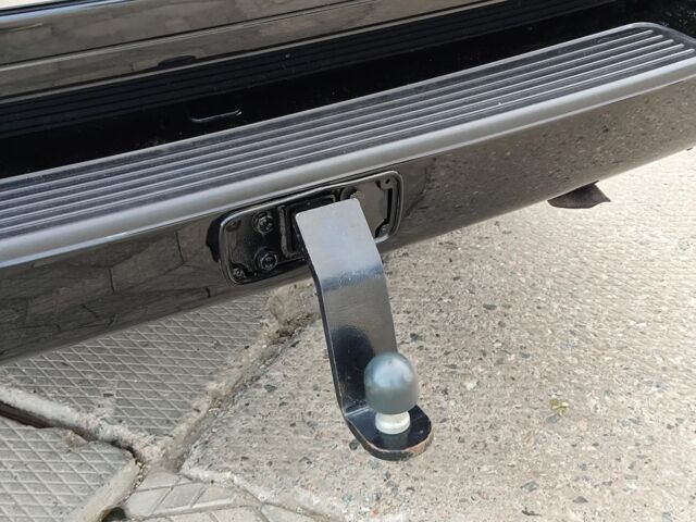 Черный Лексус ЛХ, объемом двигателя 4.7 л и пробегом 313 тыс. км за 13790 $, фото 6 на Automoto.ua