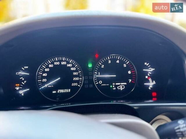 Лексус ЛХ 2005 у Івано-Франківську на Automoto.ua Чорний Лексус ЛХ, об'ємом двигуна 4.7 л та пробігом 296 тис. км за 15850 $, фото 68 на Automoto.ua