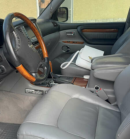 Черный Лексус ЛХ, объемом двигателя 4.66 л и пробегом 352 тыс. км за 15600 $, фото 25 на Automoto.ua