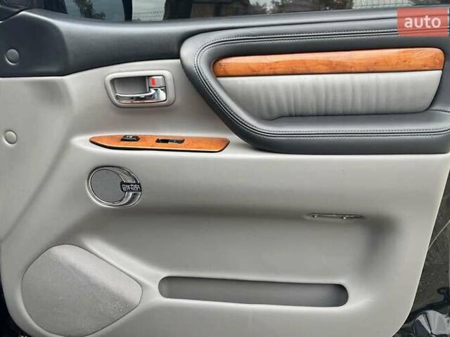 Черный Лексус ЛХ, объемом двигателя 4.7 л и пробегом 259 тыс. км за 17200 $, фото 24 на Automoto.ua