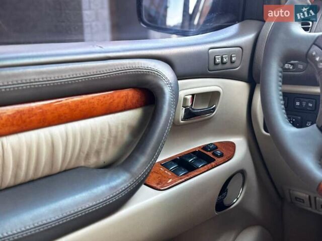 Лексус ЛХ 2005 у Івано-Франківську на Automoto.ua Чорний Лексус ЛХ, об'ємом двигуна 4.7 л та пробігом 296 тис. км за 15850 $, фото 105 на Automoto.ua