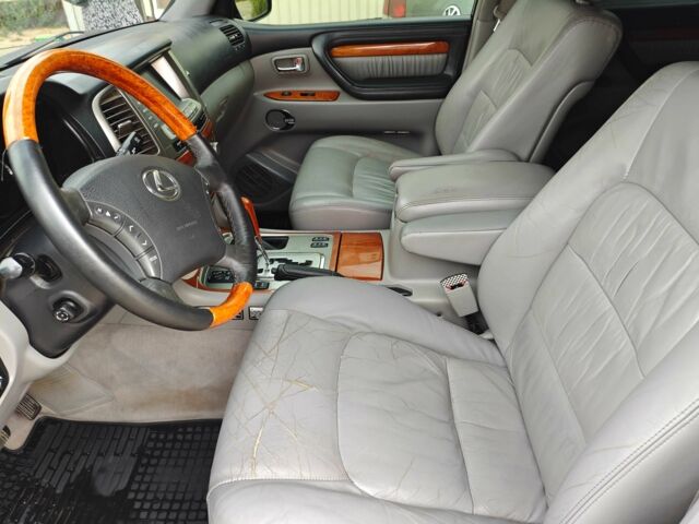 Черный Лексус ЛХ, объемом двигателя 4.7 л и пробегом 330 тыс. км за 14500 $, фото 9 на Automoto.ua