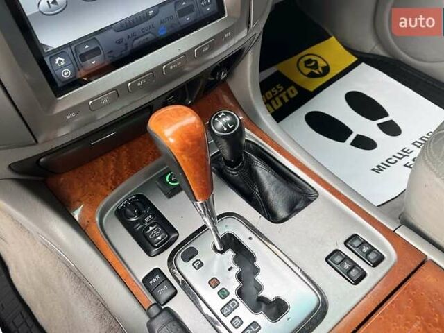 Черный Лексус ЛХ, объемом двигателя 4.7 л и пробегом 259 тыс. км за 17200 $, фото 17 на Automoto.ua