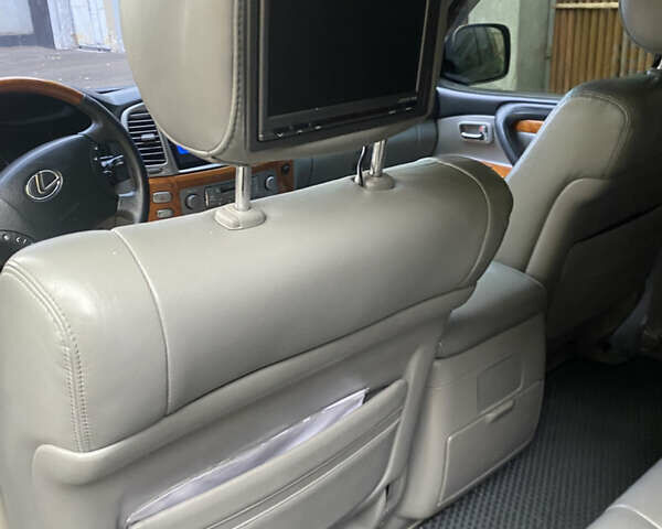 Черный Лексус ЛХ, объемом двигателя 4.66 л и пробегом 298 тыс. км за 15600 $, фото 16 на Automoto.ua