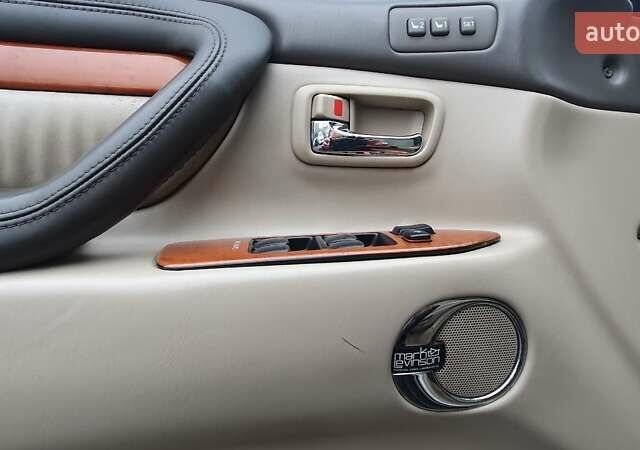 Черный Лексус ЛХ, объемом двигателя 4.66 л и пробегом 171 тыс. км за 12000 $, фото 10 на Automoto.ua