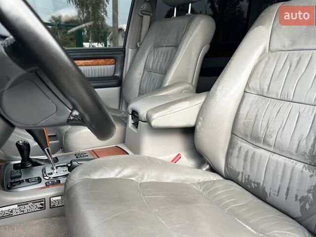 Черный Лексус ЛХ, объемом двигателя 4.7 л и пробегом 259 тыс. км за 17200 $, фото 11 на Automoto.ua