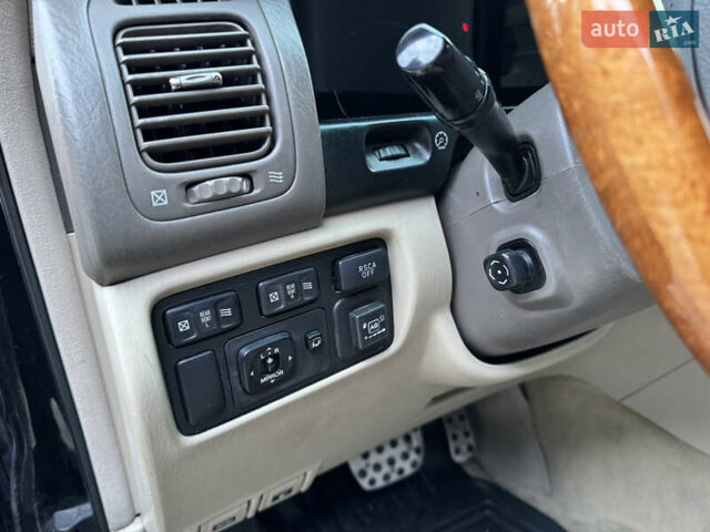 Черный Лексус ЛХ, объемом двигателя 4.7 л и пробегом 300 тыс. км за 14900 $, фото 16 на Automoto.ua