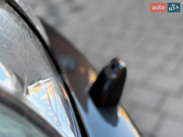 Лексус ЛХ 2005 у Івано-Франківську на Automoto.ua Чорний Лексус ЛХ, об'ємом двигуна 4.7 л та пробігом 296 тис. км за 15850 $, фото 23 на Automoto.ua