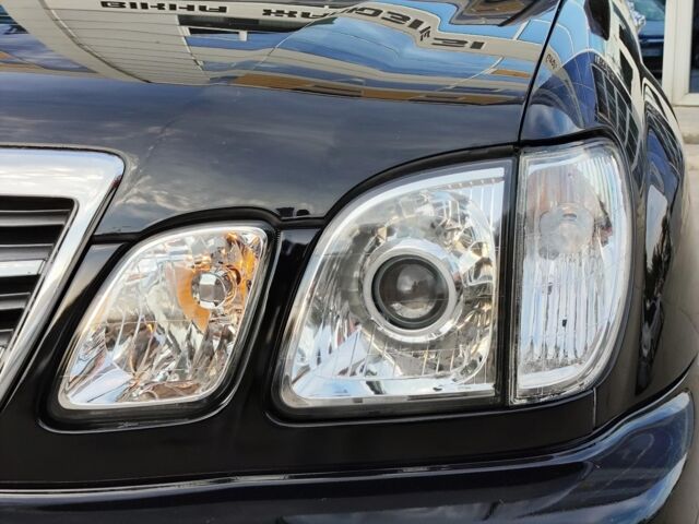 Черный Лексус ЛХ, объемом двигателя 4.7 л и пробегом 313 тыс. км за 13790 $, фото 12 на Automoto.ua