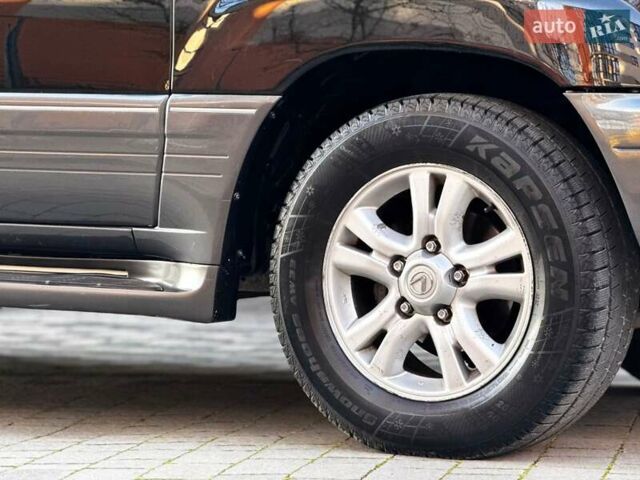 Лексус ЛХ 2005 у Івано-Франківську на Automoto.ua Чорний Лексус ЛХ, об'ємом двигуна 4.7 л та пробігом 296 тис. км за 15850 $, фото 30 на Automoto.ua