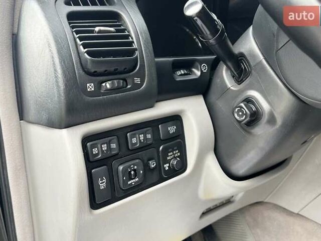 Черный Лексус ЛХ, объемом двигателя 4.7 л и пробегом 259 тыс. км за 17200 $, фото 13 на Automoto.ua