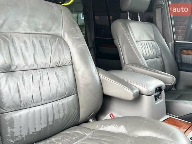 Черный Лексус ЛХ, объемом двигателя 4.7 л и пробегом 259 тыс. км за 17200 $, фото 22 на Automoto.ua