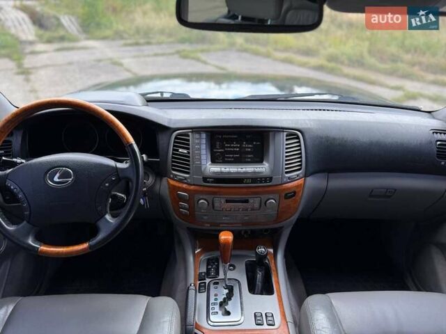 Чорний Лексус ЛХ, об'ємом двигуна 4.66 л та пробігом 291 тис. км за 12500 $, фото 16 на Automoto.ua