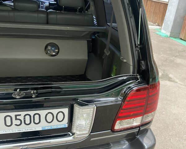 Черный Лексус ЛХ, объемом двигателя 4.66 л и пробегом 298 тыс. км за 15600 $, фото 24 на Automoto.ua