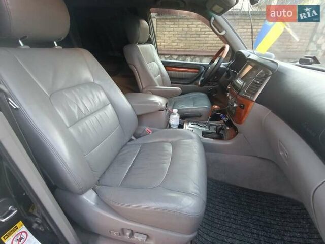 Черный Лексус ЛХ, объемом двигателя 4.67 л и пробегом 252 тыс. км за 17200 $, фото 11 на Automoto.ua