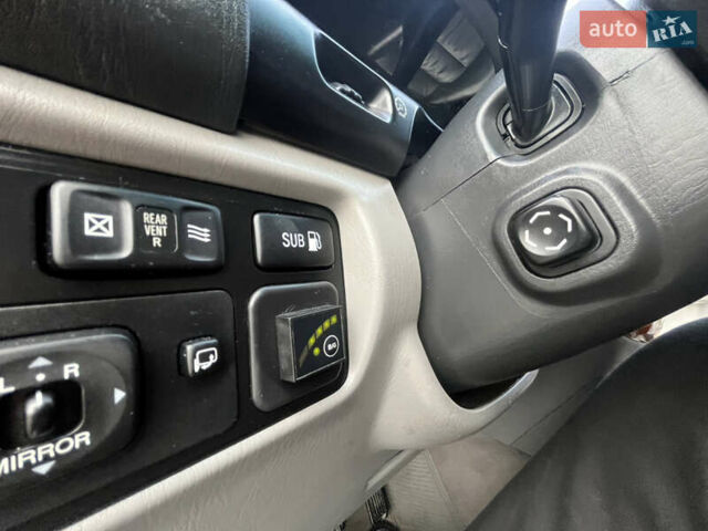 Черный Лексус ЛХ, объемом двигателя 4.6 л и пробегом 300 тыс. км за 13777 $, фото 53 на Automoto.ua