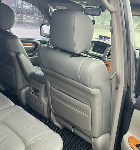 Чорний Лексус ЛХ, об'ємом двигуна 4.66 л та пробігом 305 тис. км за 17000 $, фото 9 на Automoto.ua