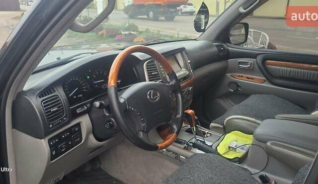 Черный Лексус ЛХ, объемом двигателя 4.7 л и пробегом 370 тыс. км за 14800 $, фото 2 на Automoto.ua