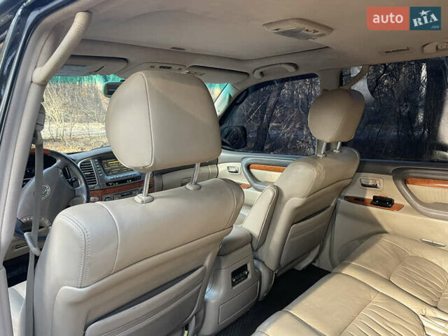 Черный Лексус ЛХ, объемом двигателя 4.7 л и пробегом 270 тыс. км за 14500 $, фото 15 на Automoto.ua