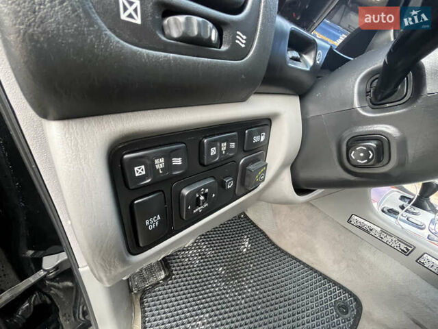 Черный Лексус ЛХ, объемом двигателя 4.6 л и пробегом 300 тыс. км за 13777 $, фото 45 на Automoto.ua