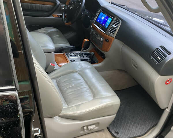 Черный Лексус ЛХ, объемом двигателя 4.66 л и пробегом 298 тыс. км за 15600 $, фото 26 на Automoto.ua