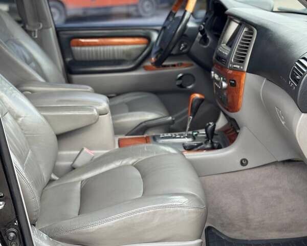 Чорний Лексус ЛХ, об'ємом двигуна 4.66 л та пробігом 291 тис. км за 12500 $, фото 13 на Automoto.ua